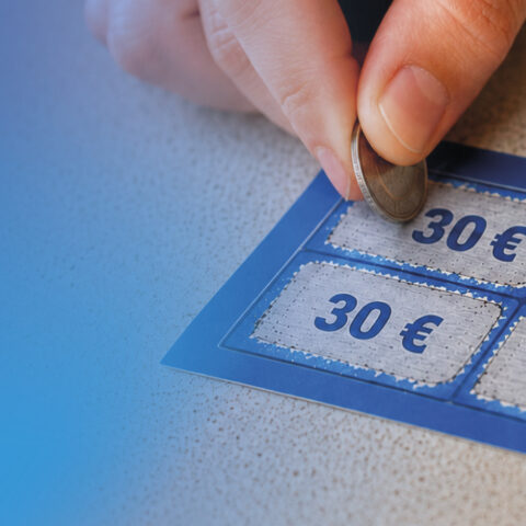 Da prejmete 30 €, ne potrebujete sreče. Le dobrega prijatelja.